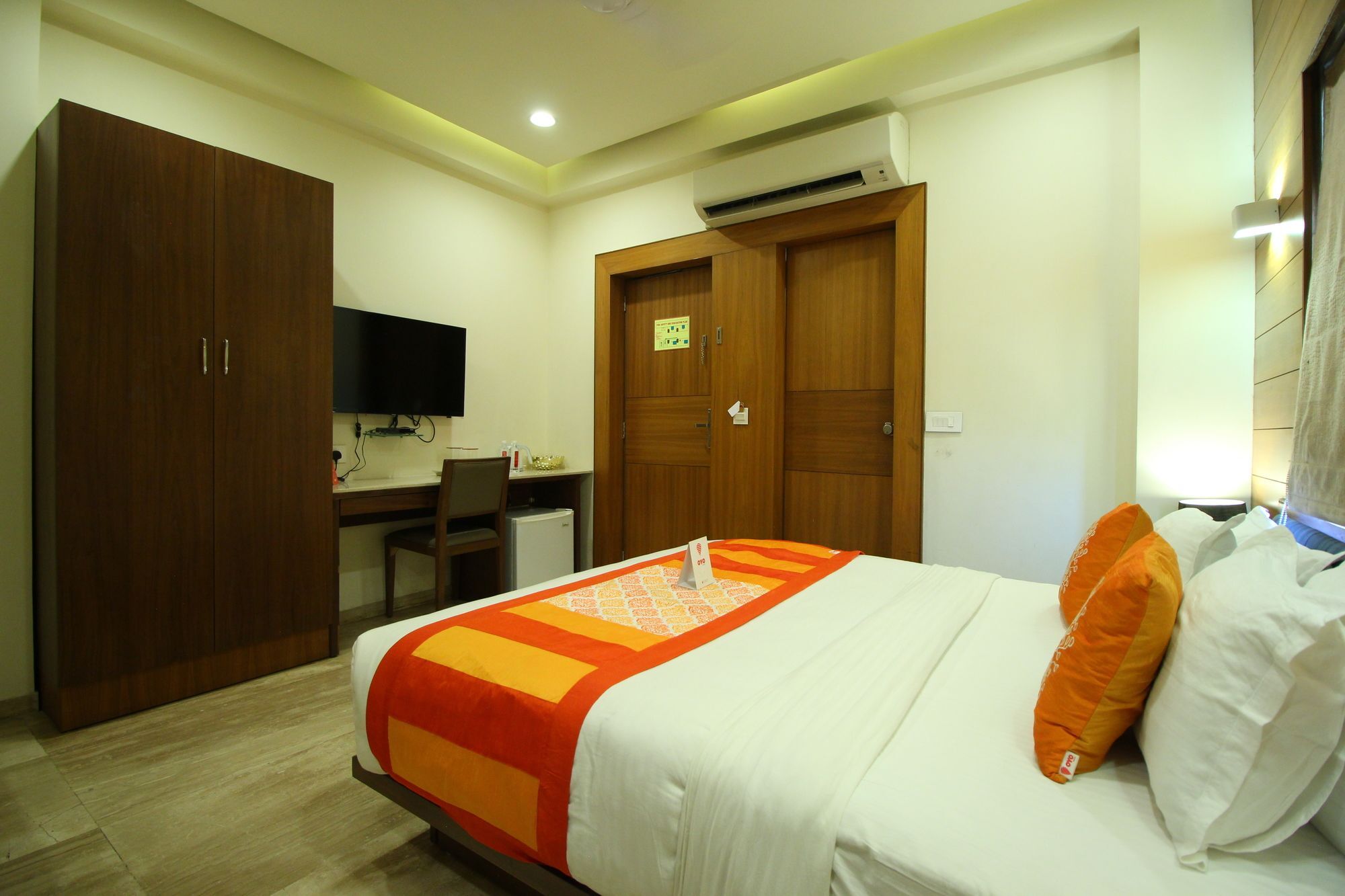Oyo 8992 Hotel Kyra Ahmedabad Extérieur photo