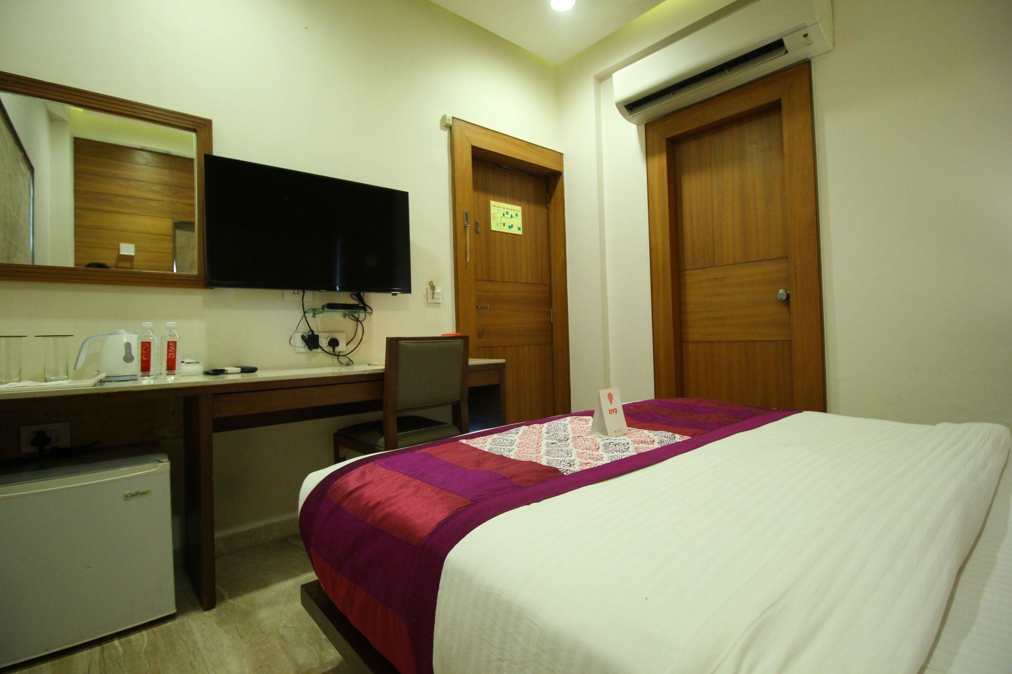 Oyo 8992 Hotel Kyra Ahmedabad Extérieur photo