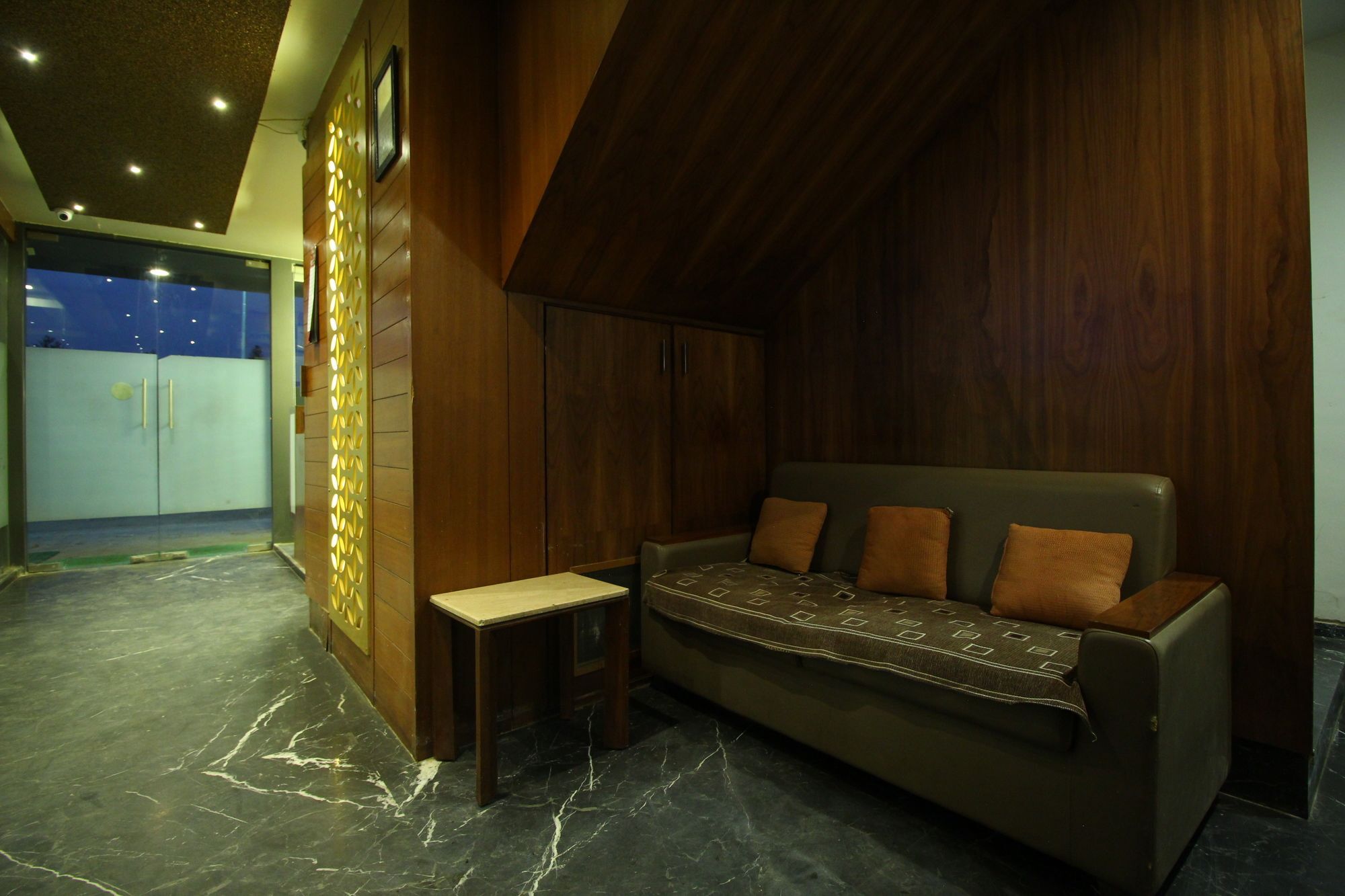 Oyo 8992 Hotel Kyra Ahmedabad Extérieur photo