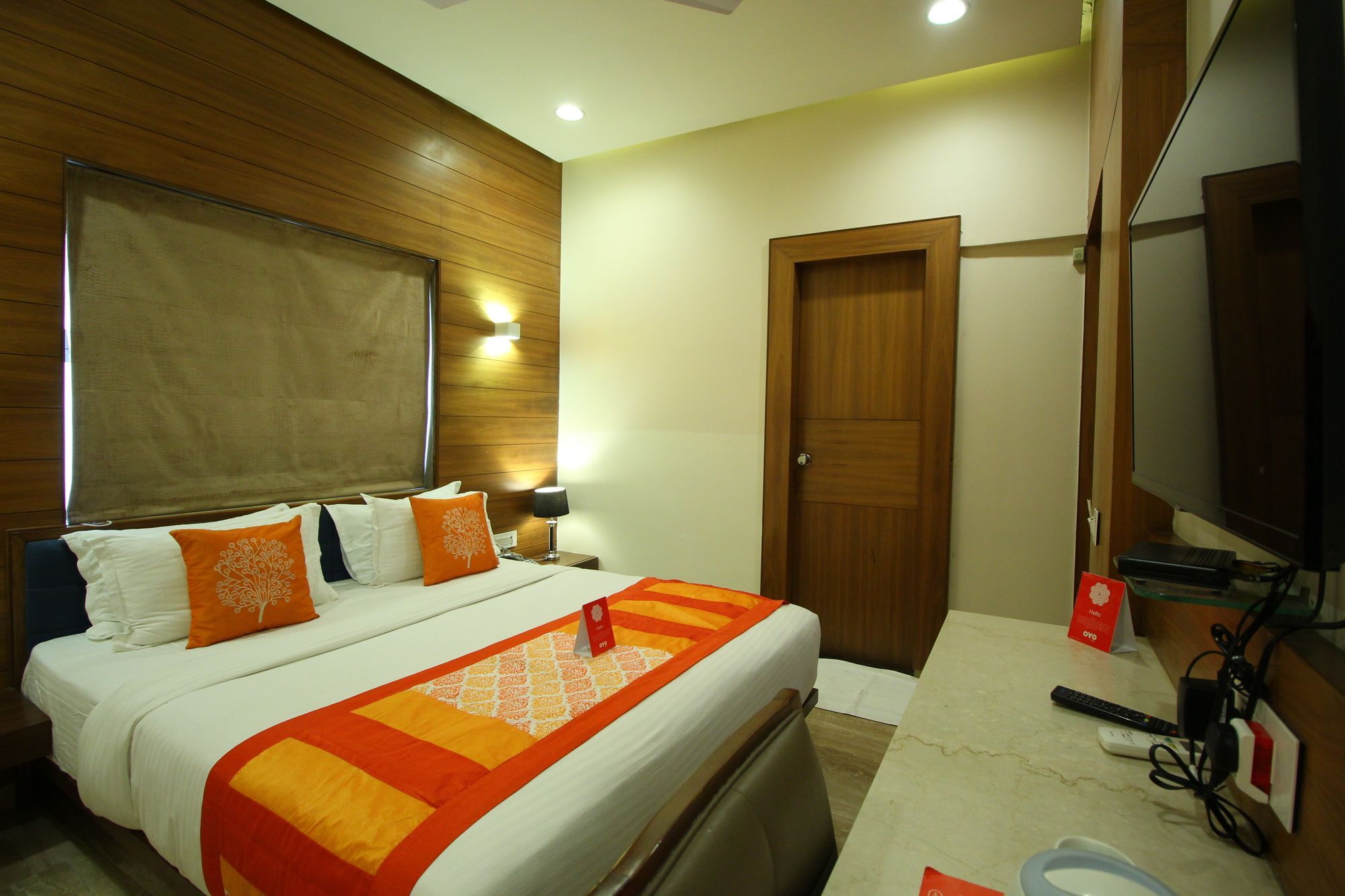 Oyo 8992 Hotel Kyra Ahmedabad Extérieur photo
