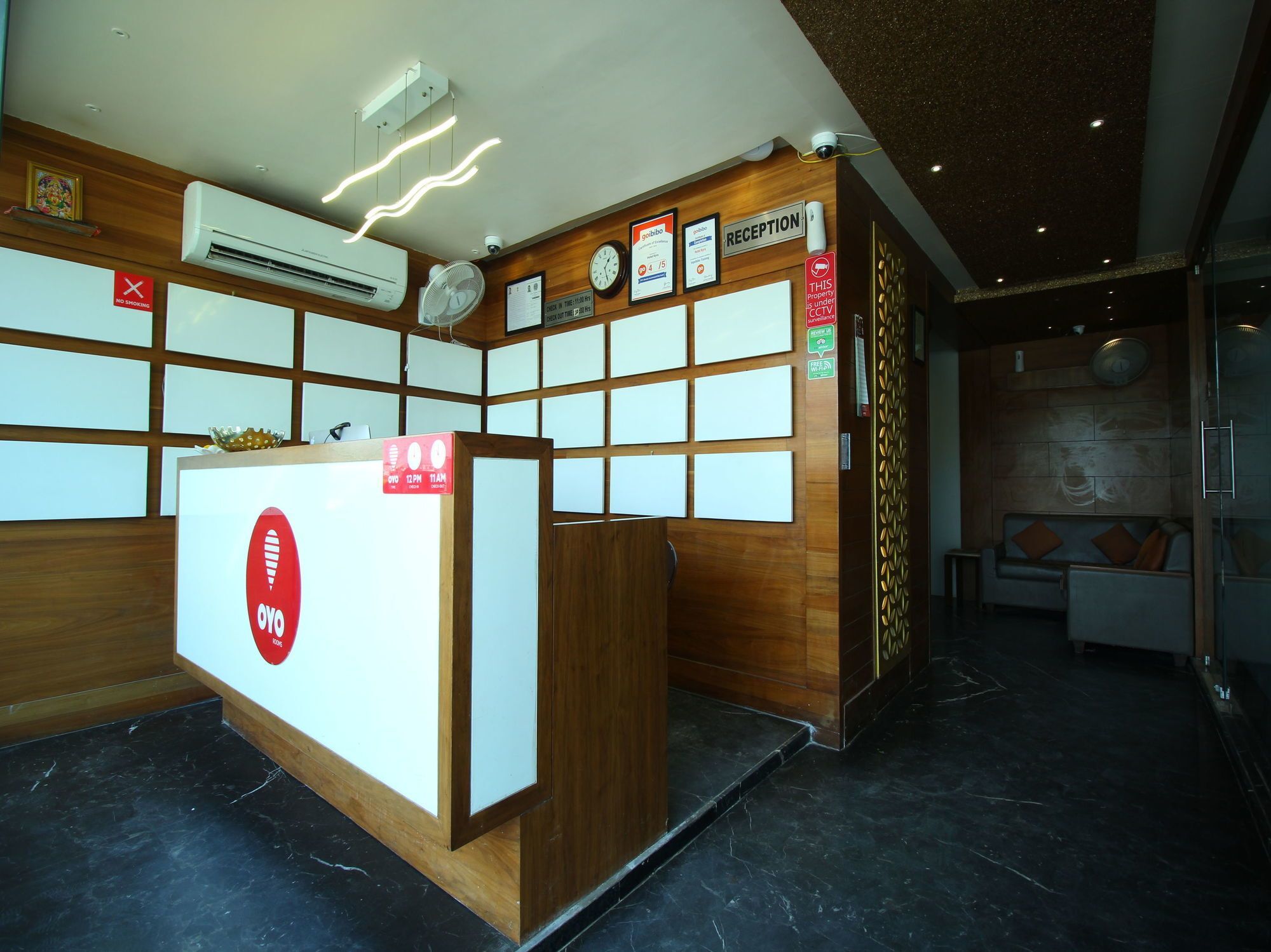 Oyo 8992 Hotel Kyra Ahmedabad Extérieur photo