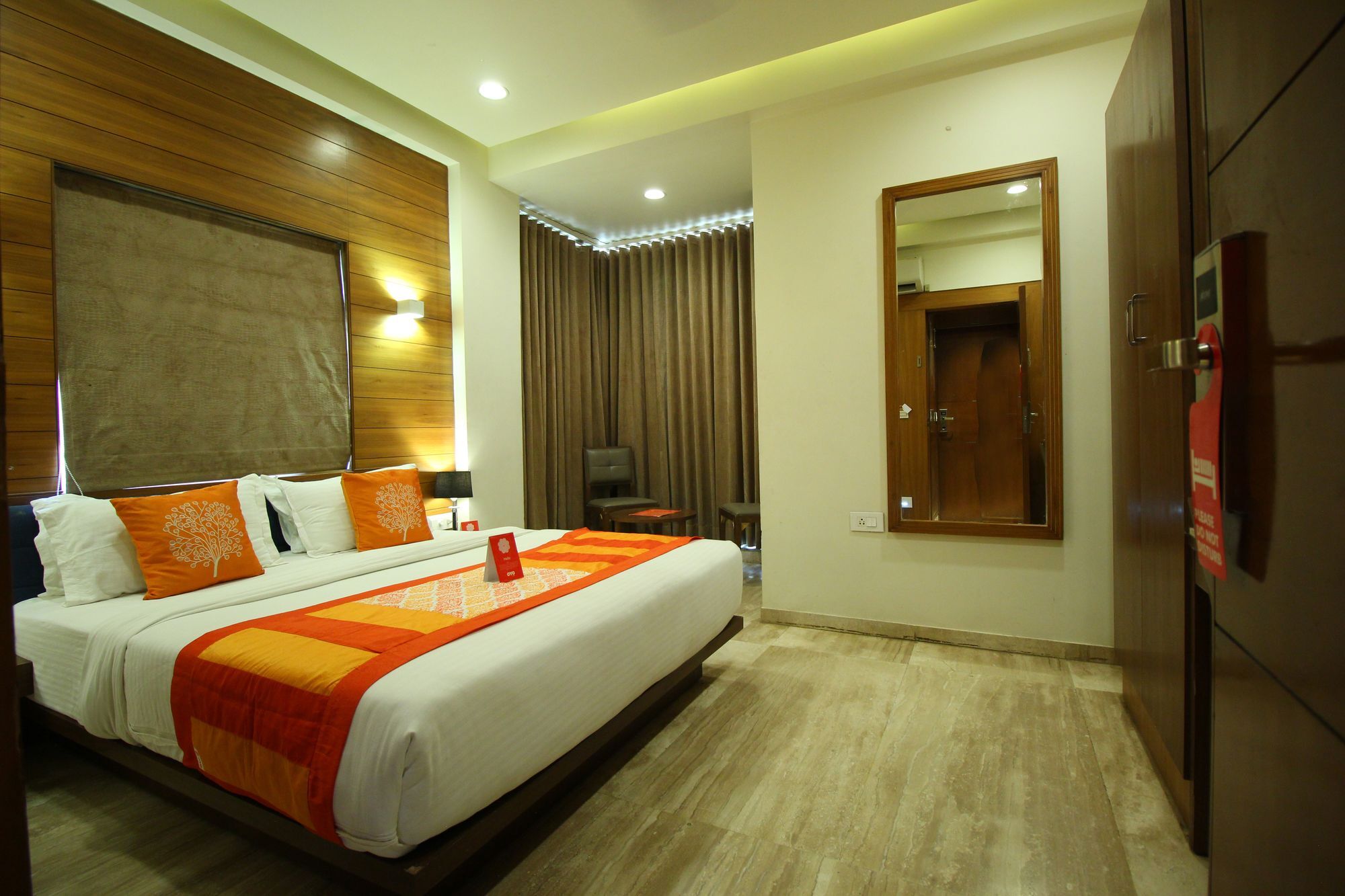 Oyo 8992 Hotel Kyra Ahmedabad Extérieur photo