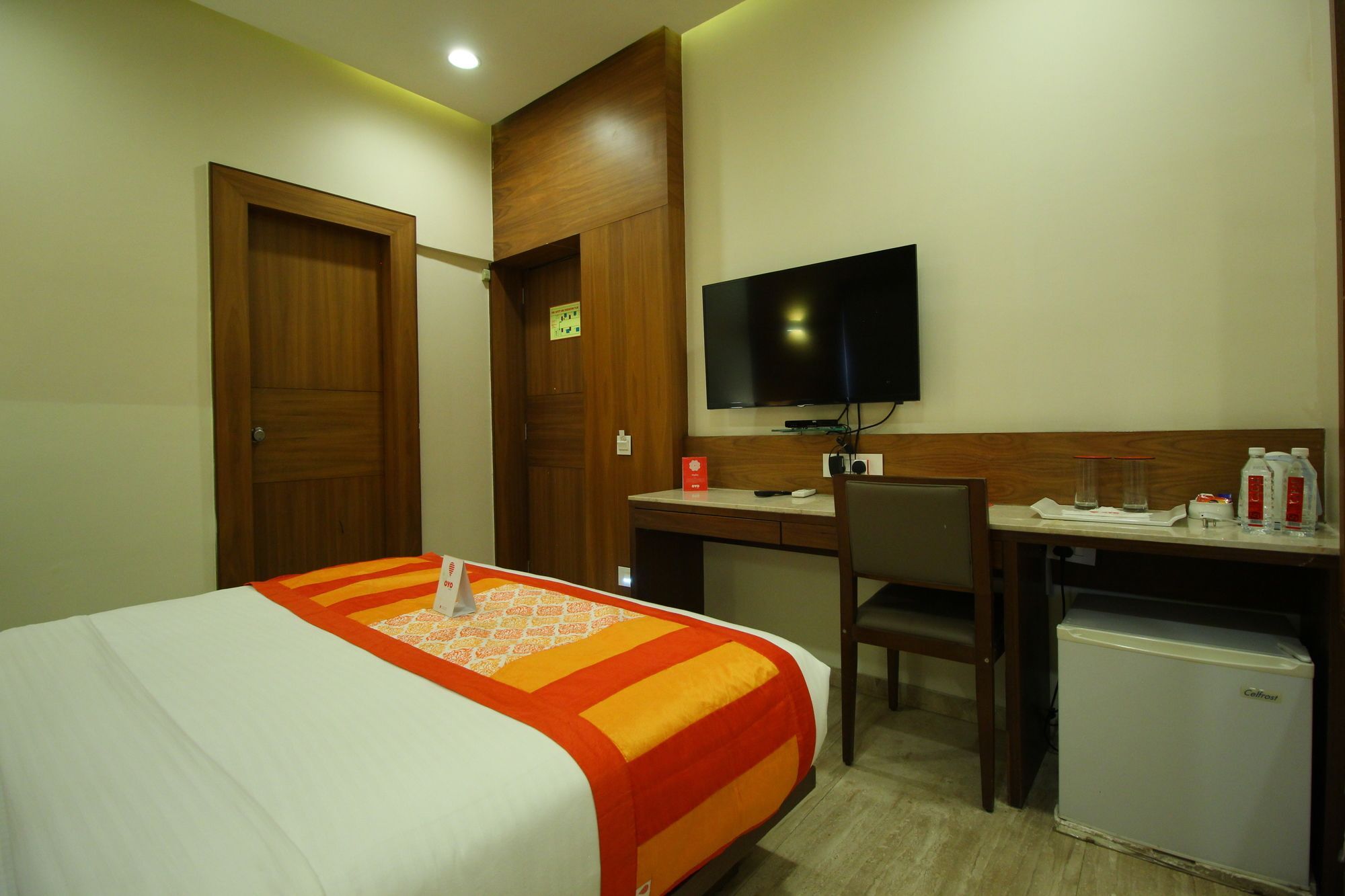 Oyo 8992 Hotel Kyra Ahmedabad Extérieur photo
